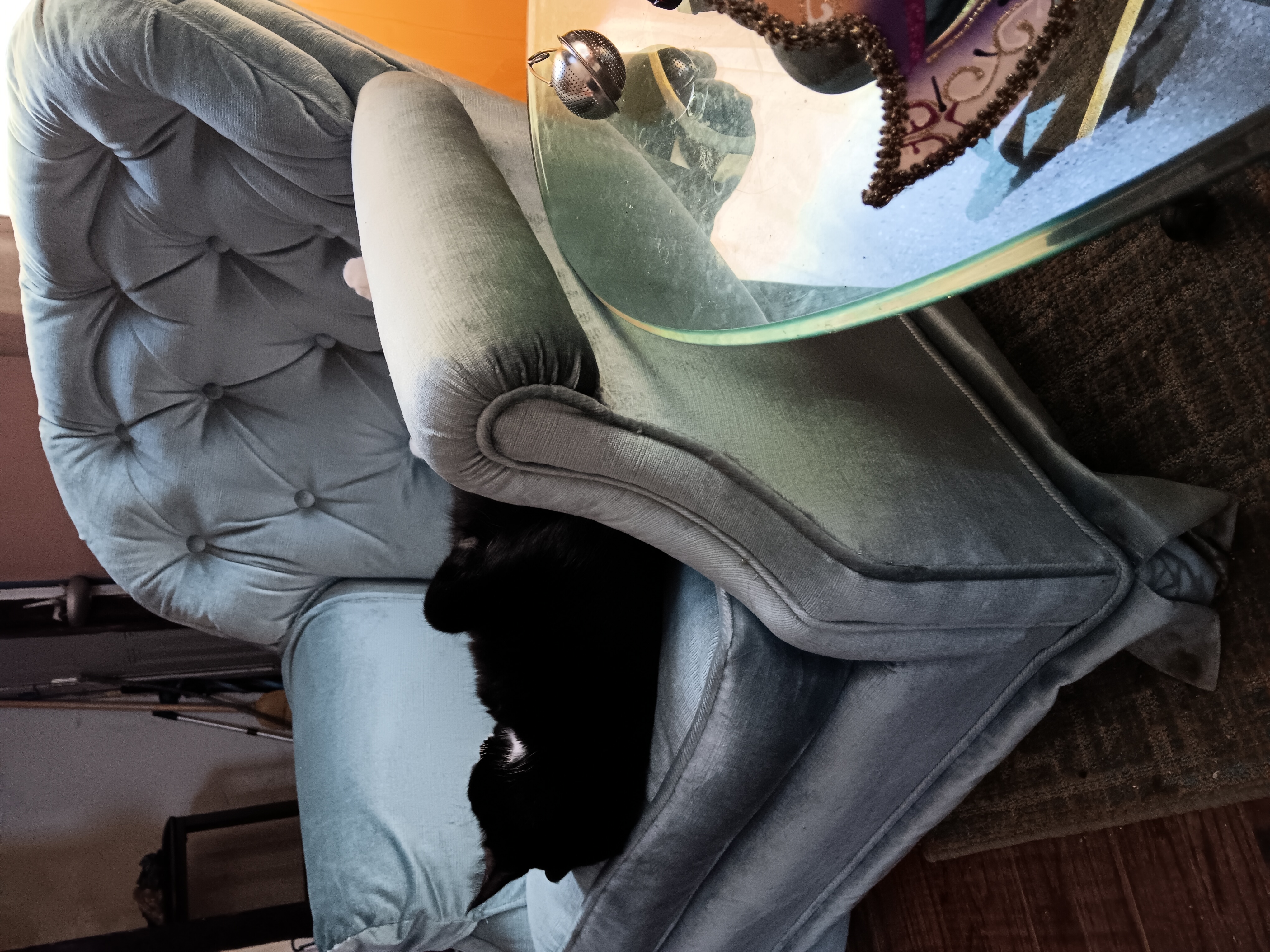 A visual showing why this chair isn't mine, apparently.